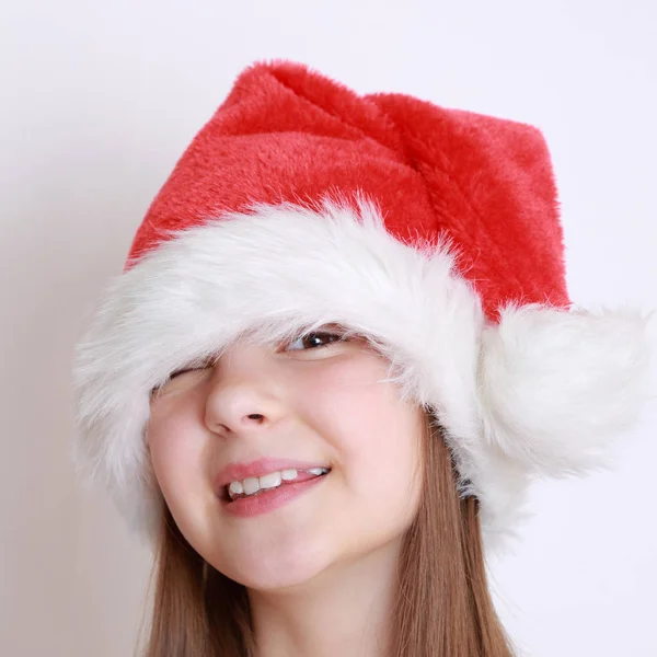 Liten Flicka Santa Hatt — Stockfoto