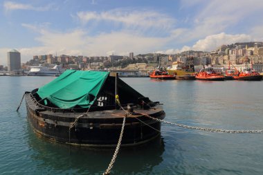Genoa, İtalya - 6 Nisan 2018: Ayrıntılarda picturesque Port Cenova (Genova) bahar güneşli bir günde, İtalya.
