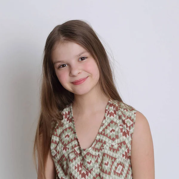 Studioporträt Eines Europäischen Kaukasischen Teenie Mädchens — Stockfoto