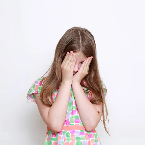 Duygusal Küçük Bir Kızın Görüntüsü — Stok fotoğraf