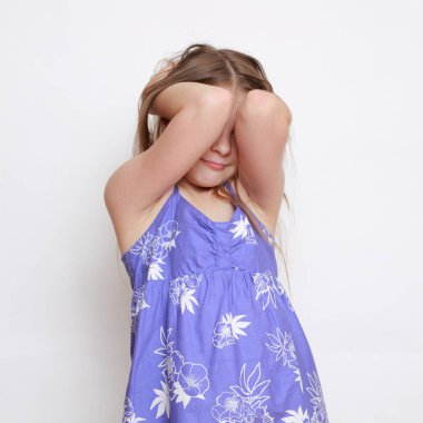 Bir model olarak genç kız 