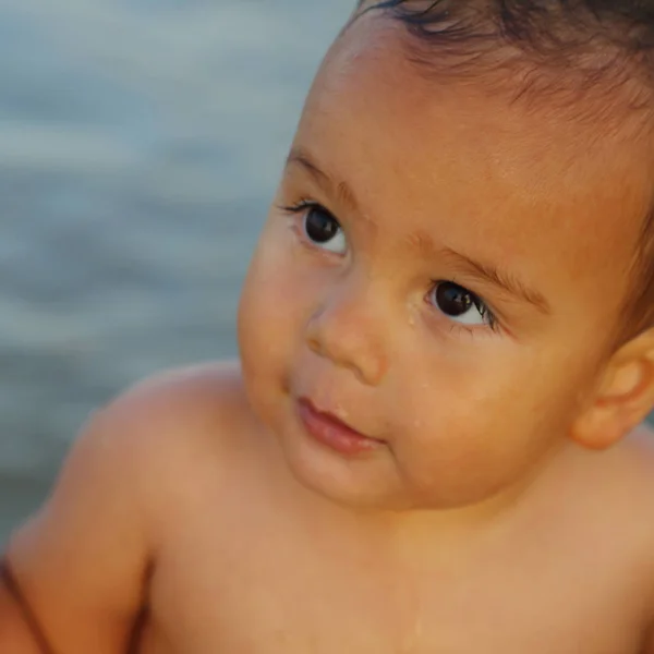 Bambino Ragazzo Ritratto Estivo All Aperto Sopra Mare — Foto Stock