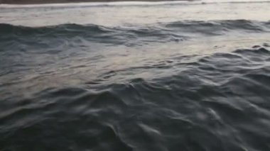 Deniz dalgaları. Seçilen odak.