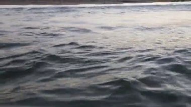 Deniz dalgaları. Seçilen odak.