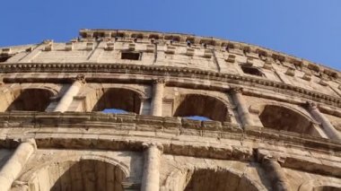 Roma'da Colosseum olarak bilinen ünlü Amphitheatrum Flavium detayları, İtalya