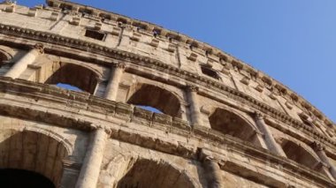 Roma'da Colosseum olarak bilinen ünlü Amphitheatrum Flavium detayları, İtalya