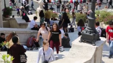 Roma, İtalya - 18 Nisan 2019: İspanyol Merdivenleri, Piazza di Spagna, Trinita dei Monti. 