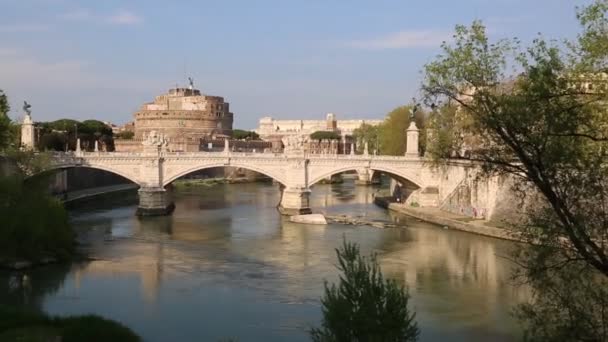 Antik Castel Ponte Sant Angelo Roma Talya Nın Manzarası Güneşli — Stok video
