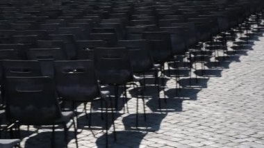 Roma, İtalya - 18 Nisan 2019: Turistler Roma, İtalya'daki St.Peter Bazilikası ve Vatikan meydanlarını ziyaret etti.
