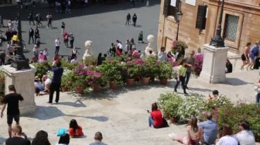 Roma, İtalya - 18 Nisan 2019: İspanyol Merdivenleri, Piazza di Spagna, Trinita dei Monti. Roma, İtalya.
