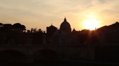 Gün batımında St. Paul Katedrali'ndeki pointe St.angel'dan manzara, Vatikan, Roma, İtalya