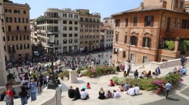 Roma, İtalya - 18 Nisan 2019: İspanyol Merdivenleri, Piazza di Spagna, Trinita dei Monti. Roma, İtalya.