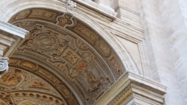Vatikán Řím Itálie Dubna 2019 Umělecké Údaje Budovách Exteriéru Vatikánu — Stock video