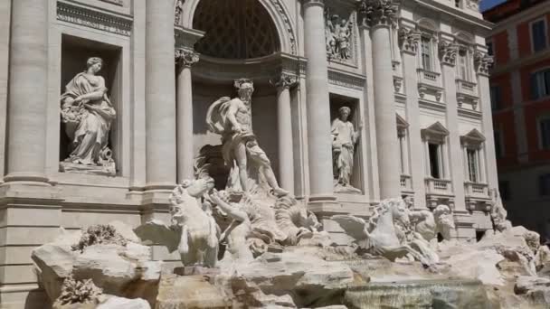 意大利 2019年4月18日 著名的特雷维喷泉 丰塔纳迪特雷维 和周围的人特雷维广场 建于1762年 由尼古拉 萨尔维设计 — 图库视频影像