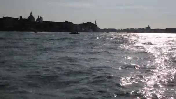 Venedig Italien April 2019 Utsikt Från Vattenbussen Vaporetto Kanalbåt Ångbåt — Stockvideo