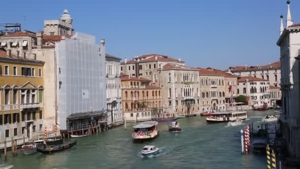 Venice Olaszország Április 2019 Kilátás Vízibusz Vaporetto Csatorna Csónak Gőzhajó — Stock videók