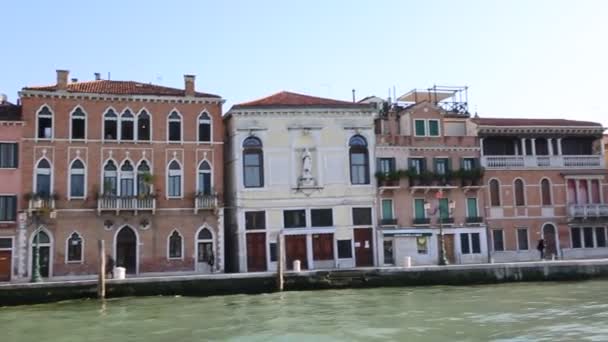 Venice Olaszország Április 2019 Kilátás Vízibusz Vaporetto Csatorna Csónak Gőzhajó — Stock videók