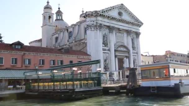 Venice Itália Abril 2019 Vista Ônibus Aquático Vaporetto Barco Canal — Vídeo de Stock