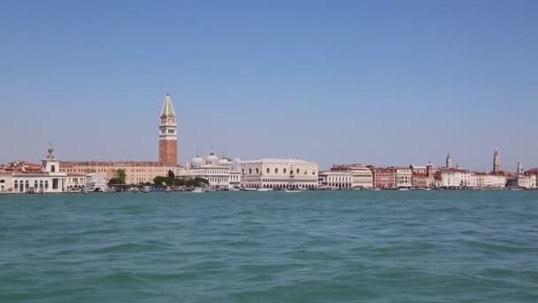 Venedig Italien April 2019 Blick Vom Wasserbus Vaporetto Kanalboot Dampfboot — Stockvideo