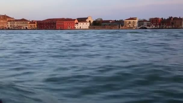 Venice Itália Abril 2019 Vista Ônibus Aquático Vaporetto Barco Canal — Vídeo de Stock
