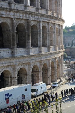Roma, İtalya - 17 Nisan 2019: Roma'da Colosseum olarak bilinen ünlü Amphitheatrum Flavium'un detayları, İtalya.
