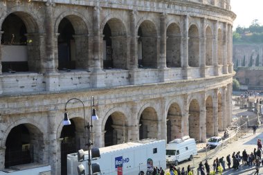 Roma, İtalya - 17 Nisan 2019: Roma'da Colosseum olarak bilinen ünlü Amphitheatrum Flavium'un detayları, İtalya.
