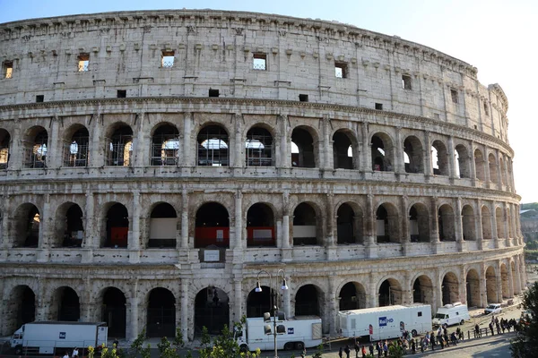 Rzym Włochy Kwietnia 2019 Szczegóły Słynnego Amphitheatrum Flavium Znanego Jako — Zdjęcie stockowe