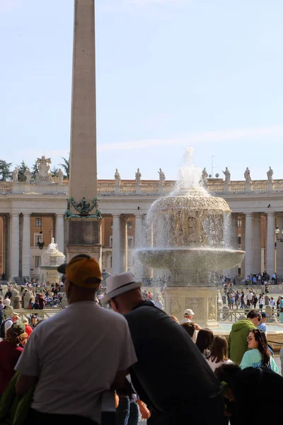 Vatican Rome Italy April 2019 Tourists Visit Peter Basilica Vatican — Stock Photo, Image