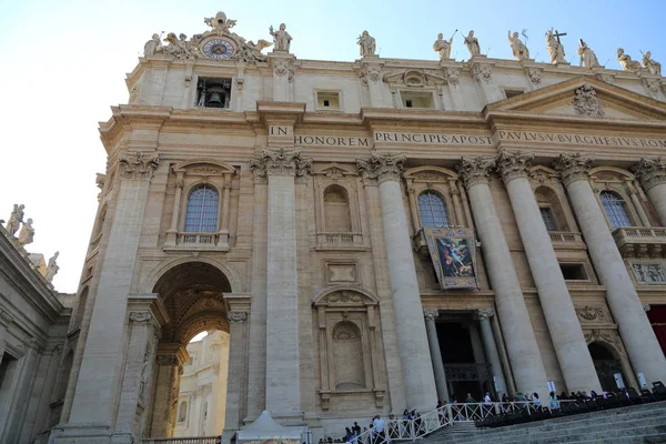 Vaticano Roma Itália Abril 2019 Turistas Visitam Basílica São Pedro — Fotografia de Stock