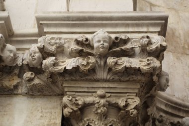 Venedik, İtalya - 20 Nisan 2019: Doge Palace'ın dış detayları (dış).