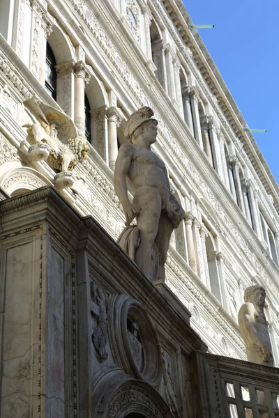 Venedig Italien April 2019 Utomhus Detaljer Exteriör Doge Palace — Stockfoto