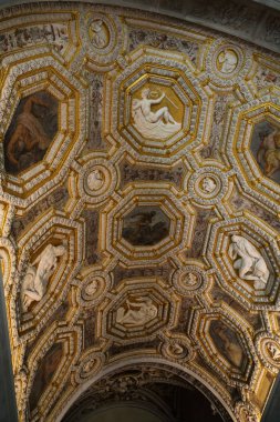 Venedik, Veneto, İtalya - 20 Nisan 2019: Doge Palace'ın iç mekanındaki sanat detayları (Palace Ducale).