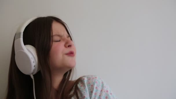 Adolescente Est Écouter Musique Chanter — Video