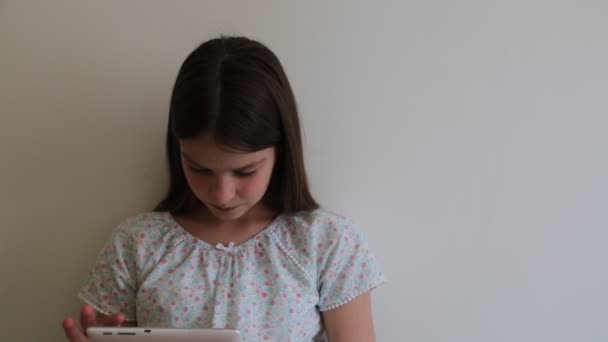 Belle Adolescente Tablette — Video