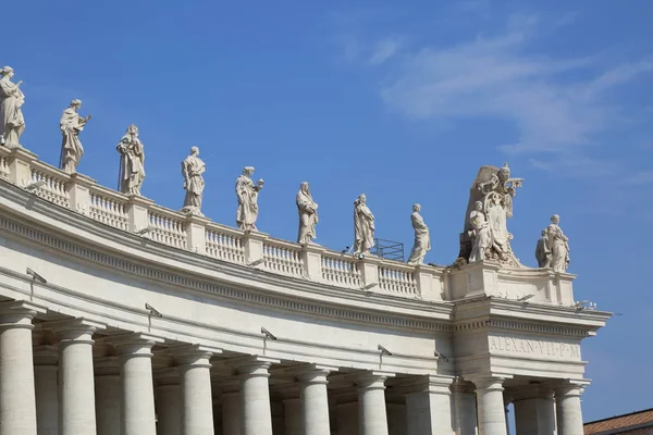 Αγάλματα Στην Πλατεία Του Αγίου Πέτρου Στο Βατικανό Ρώμη Ιταλία — Φωτογραφία Αρχείου