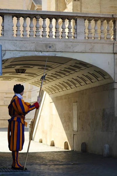 Vatican Rome Italy Апреля 2019 Года Ватиканские Гвардейцы Службе — стоковое фото