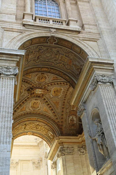 Vaticano Roma Italia Aprile 2019 Dettagli Artistici Sugli Edifici Esterni — Foto Stock
