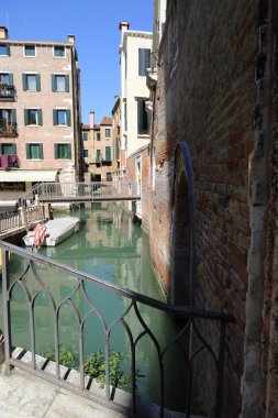 Venedik, Italya-19 Nisan 2019: şehir Venedik, mimari, vatandaşlar ve turistler manzaraları görüntüle.