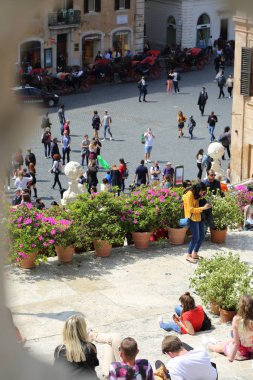 Roma, İtalya - 18 Nisan 2019: İspanyol Merdivenleri, Piazza di Spagna, Trinita dei Monti. Roma, İtalya.