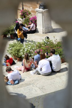 Roma, İtalya - 18 Nisan 2019: İspanyol Merdivenleri, Piazza di Spagna, Trinita dei Monti. Roma, İtalya.