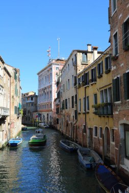Venedik, mimari, vatandaşlar ve turistler şehir manzaraları ve sanat ayrıntıları üzerinde görünüm.