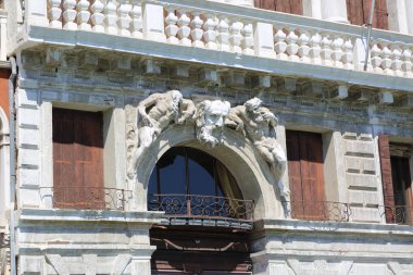 Venedik, mimari, vatandaşlar ve turistler şehir manzaraları ve sanat ayrıntıları üzerinde görünüm.