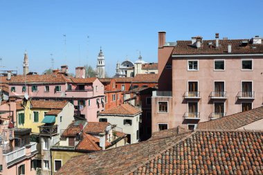 Venedik, mimari, vatandaşlar ve turistler şehir manzaraları ve sanat ayrıntıları üzerinde görünüm.