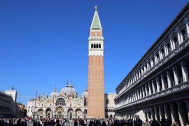 Venedik, Italya-20 Nisan 2019: Venedik St. Mark Campanile Katedrali Kulesi.