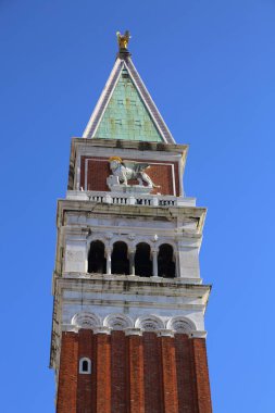 Venedik'te St Mark Campanile Vthe katedral kulesi.