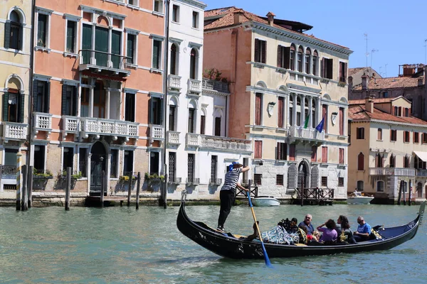 Venice Olaszország Április 2019 Kilátás Vízibusz Vaporetto Csatorna Csónak Gőzhajó — Stock Fotó