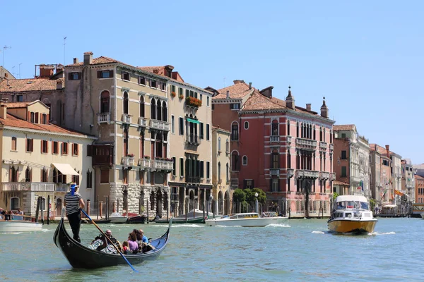 Venice Olaszország Április 2019 Kilátás Vízibusz Vaporetto Csatorna Csónak Gőzhajó — Stock Fotó