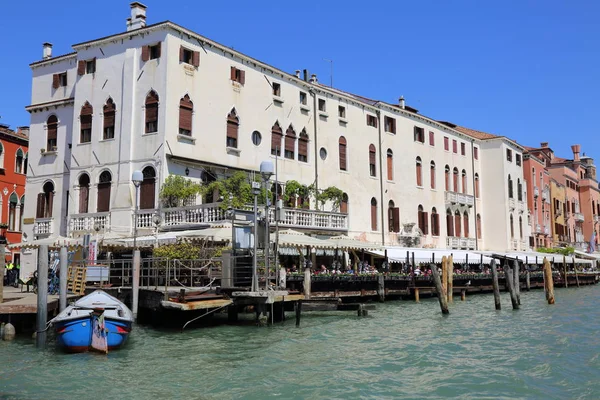 Venice Itália Abril 2019 Vista Ônibus Aquático Vaporetto Barco Canal — Fotografia de Stock