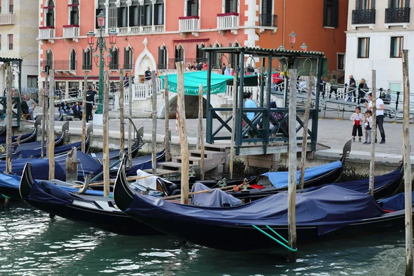Venice Itália Abril 2019 Vista Ônibus Aquático Vaporetto Barco Canal — Fotografia de Stock