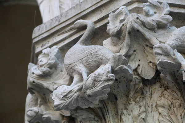 Benátky Veneto Itálie Dubna 2019 Umělecké Detaily Sloupů Doge Palace — Stock fotografie
